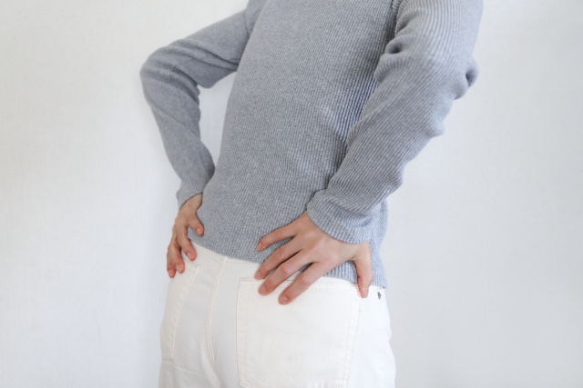 腰痛の原因とは？日常生活で起こりやすい理由を解説