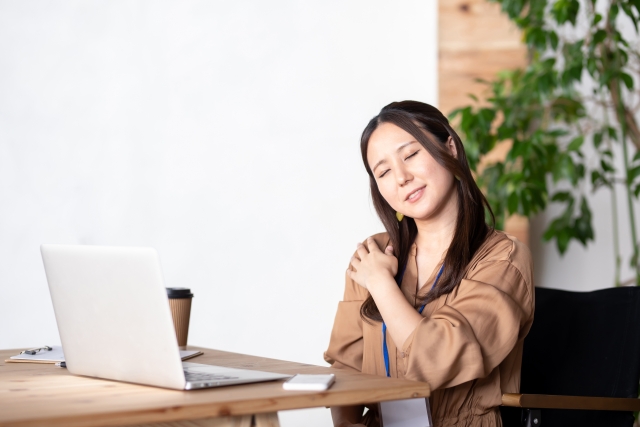 首こりが原因のめまいとは？整体の視点で解説