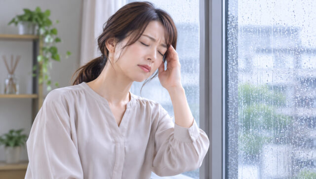 天気が悪くなると頭痛がするのはなぜ？気圧と自律神経の関係を解説