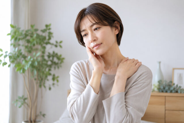 肩こりと食いしばりは関係ある？見落とされやすい体のつながりを解説